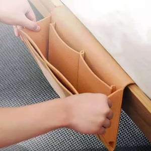🛏️限时五折！床边悬挂式收纳袋——多口袋床头置物架，毛毡悬挂袋，适用于宿舍上下铺，可收纳平板电脑、书籍、手机及文具